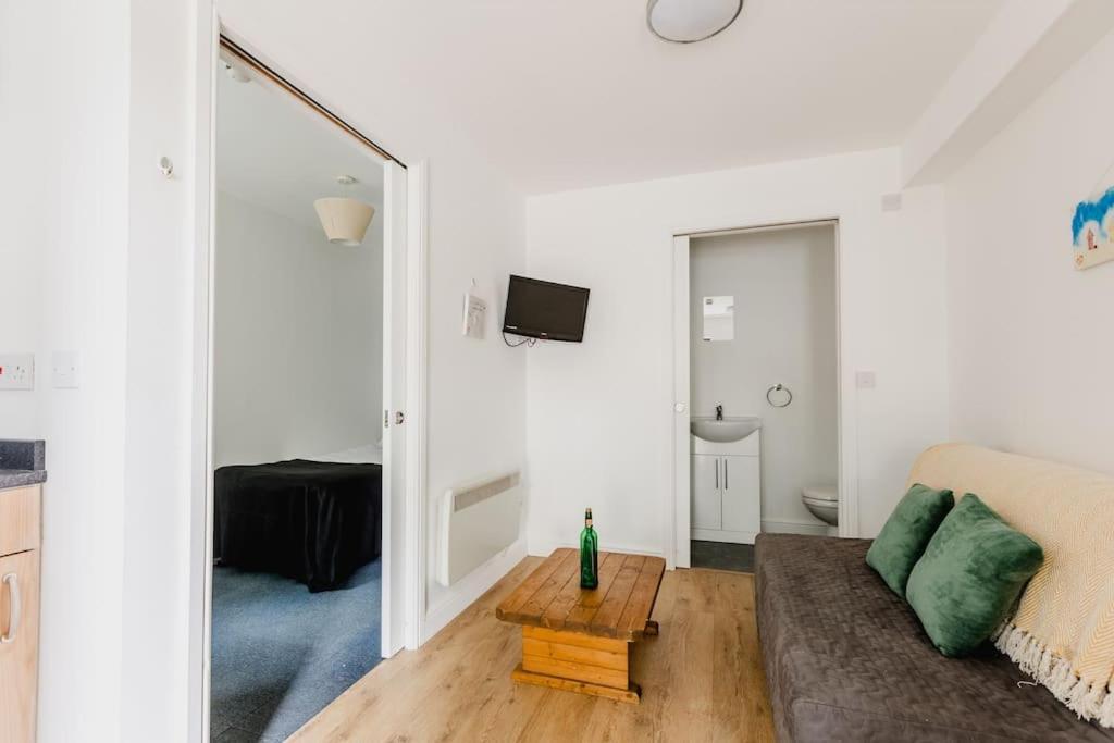 Apartment & Sofa Bed